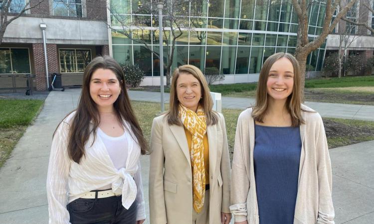 Amanda Johnston, Ashlee Townsend Cribb, Lucinda Nugent