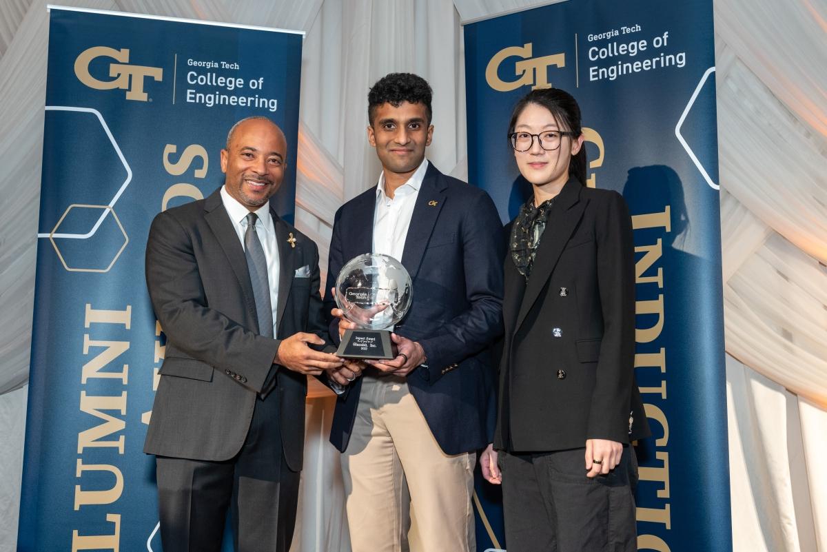 Vedant Pradeep, BS ChBE 2019, BS CmpE 2019 (Dean's Impact Award, pictured center with co-winner Ziyi Gao at right) CEO, Glucobit Inc.
