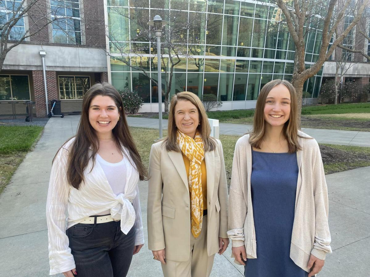 Amanda Johnston, Ashlee Townsend Cribb, Lucinda Nugent